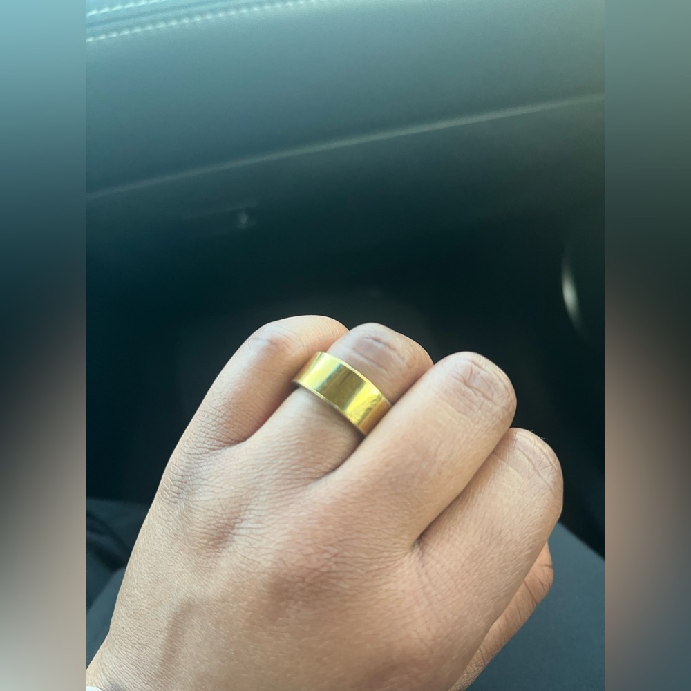 Ultrahuman Gold Air Fitness/ Sleep Tracker Ring in  Size 6 - Picture 3 of 9